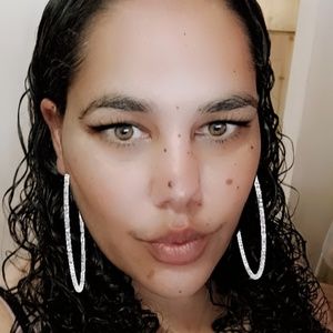 Meet your Posher, Nyokia